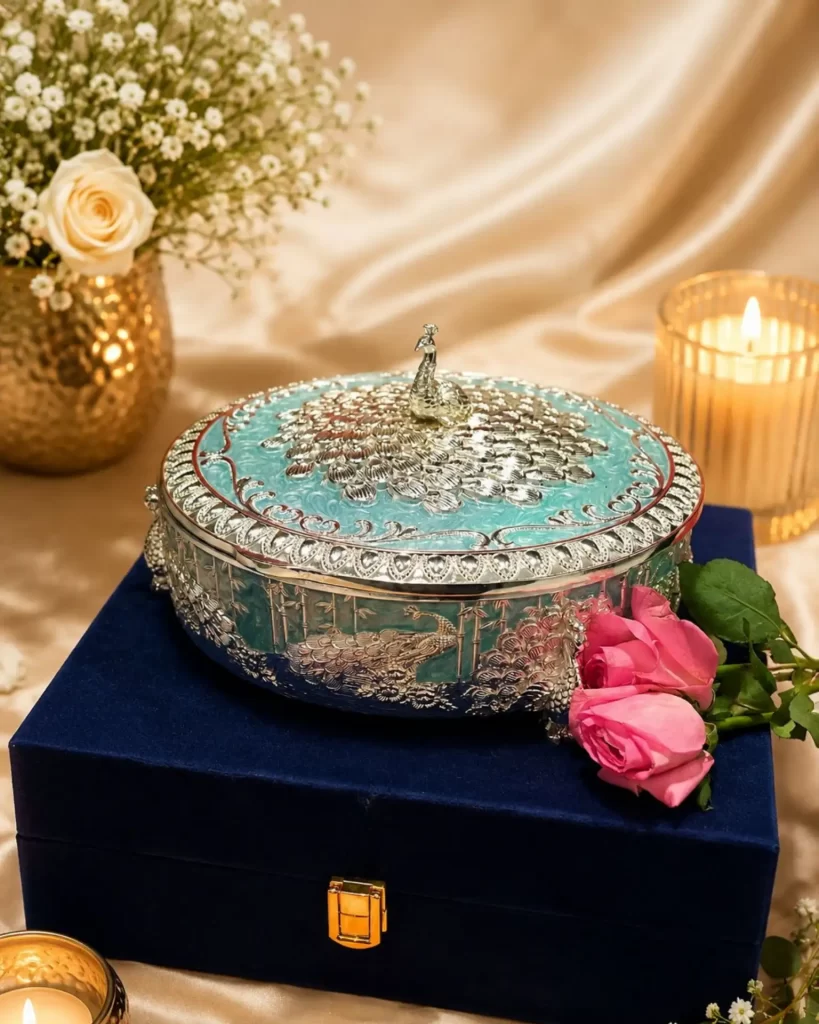 Turquoise Peacock round 4 Compartment